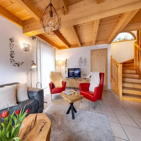 Vakantiehuis Authentic Mountain Retreat For 12