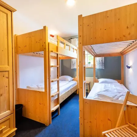 Authentic Mountain Retreat For 12 Wald im Pinzgau
