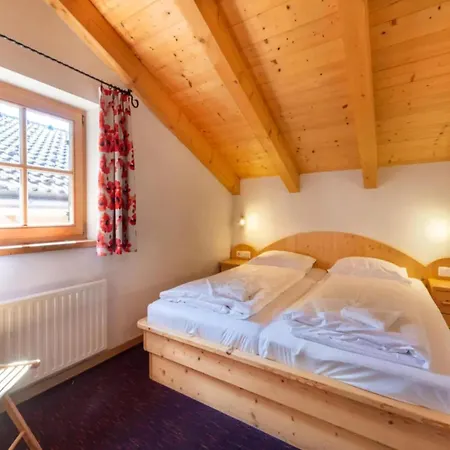 Authentic Mountain Retreat For 12 Vakantiehuis Wald im Pinzgau