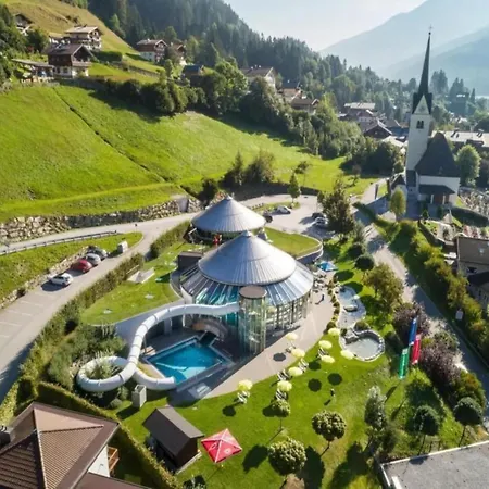 Authentic Mountain Retreat For 12 Wald im Pinzgau