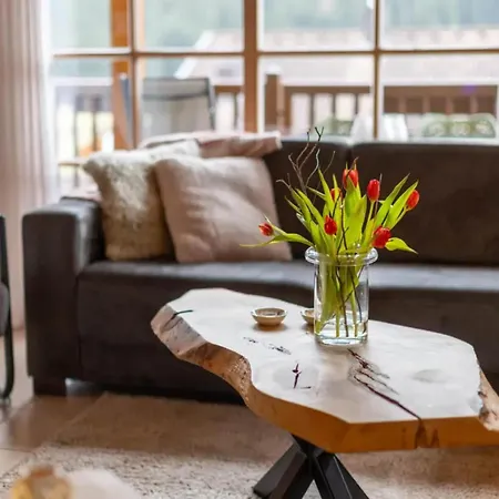 Authentic Mountain Retreat For 12 *